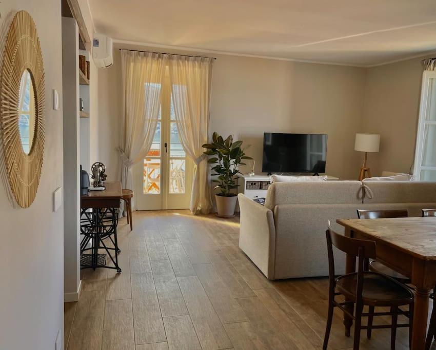 Il Noce Lake View Apartment 勒泽诺 外观 照片